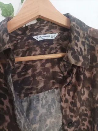 Camisa semitransparente animal print
