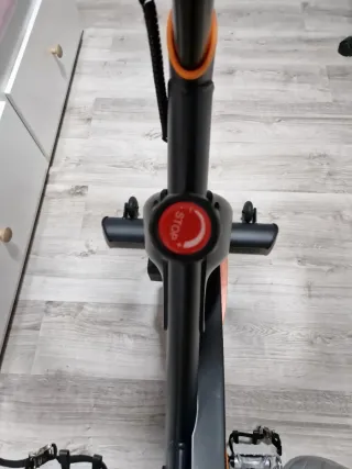 Bicicleta estática negra