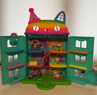 Casa de muñecas Gabby con accesorios