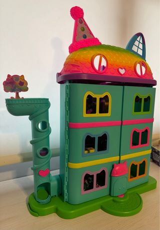 Casa de muñecas Gabby con accesorios