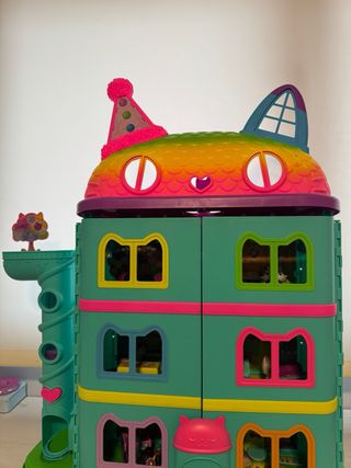 Casa de muñecas Gabby con accesorios