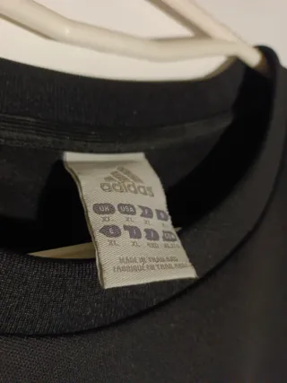 Camiseta Adidas Negra Streetwear Retro Vintage