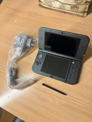Nuovo Nintendo 3DS XL Nero + Caricatore