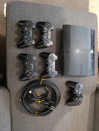 Consola PlayStation 3 Negra + 5 Mandos