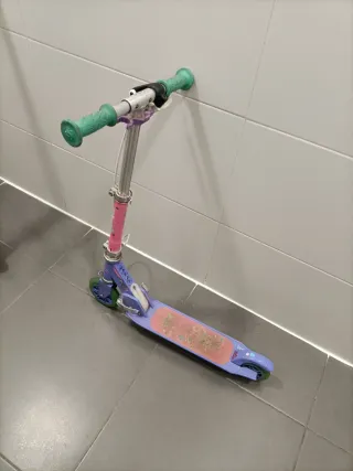 Pareja de patinetes infantiles