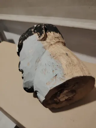 Escultura cabeza madera tallada