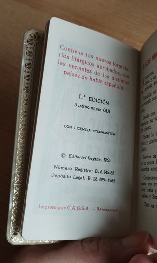 Devocionario tapas nácar y crucifijo dorado