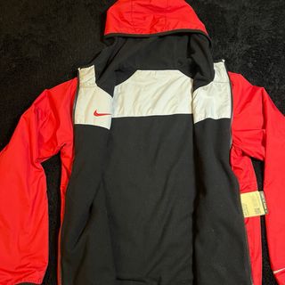 Giacca Nike invernale con cappuccio