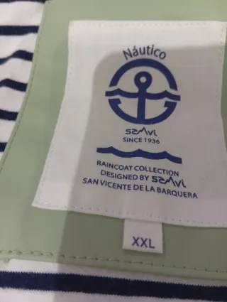 Chubasquero verde sin estrenar