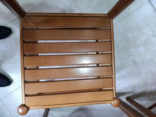 Mesa de cocina extensible y 4 sillas de madera