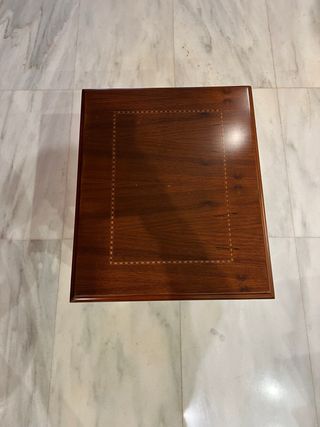 Mesas auxiliares madera maciza estilo clásico .