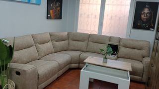 Sofá rinconera reclinable con posavasos