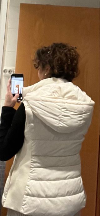 Chaleco Zara impermeable beige