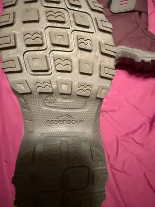 traje de esqui , botas y guantes (INFANTIL)