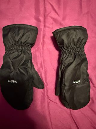 traje de esqui , botas y guantes (INFANTIL)