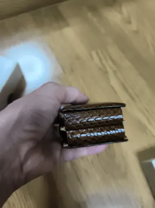 Barajero de cartas con diseño de piel