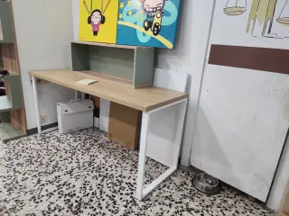 Mesa de estudio madera y metal