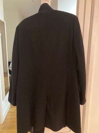 Abrigo Hugo Boss Negro Paño. Nuevo 450€