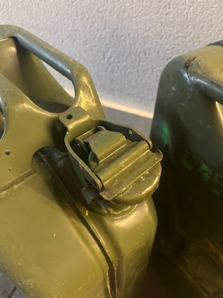 Bidones Gasolina 20L antiguas (2 unidades)