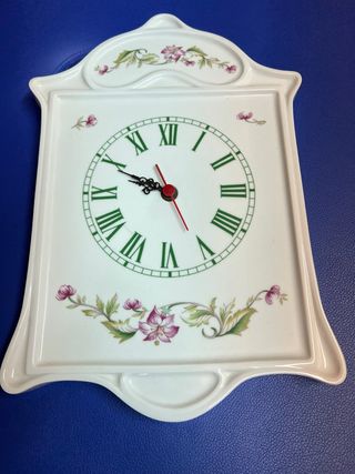 Reloj de cerámica decorado