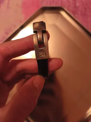 Pulsera de cuero uno de 50