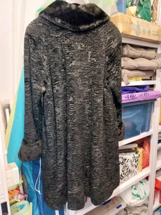 Abrigo largo de señora de astracán