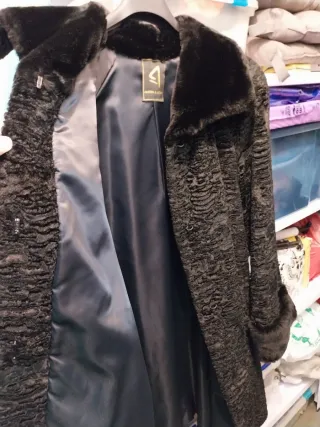 Abrigo largo de señora de astracán