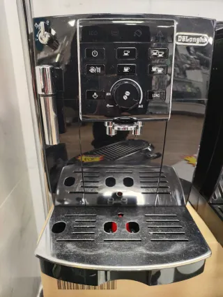 Cafetera De'Longhi Magnifica Negra