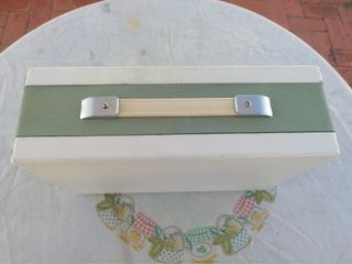 Radio portátil a válvulas Vidor Henley CN 426