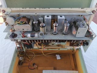 Radio portátil a válvulas Vidor Henley CN 426