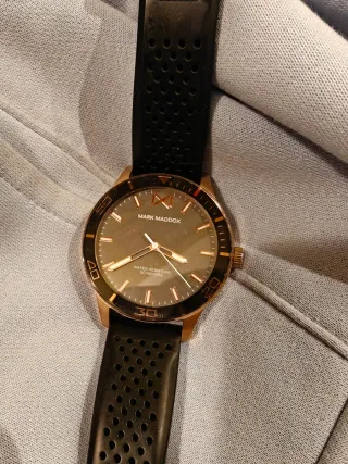 Reloj Mark Maddox Negro/Dorado