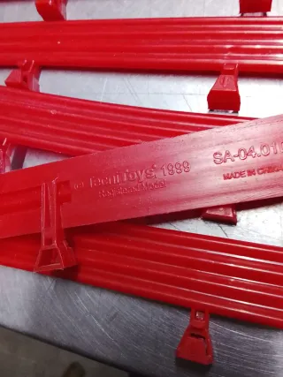 Scalextric: Lote 13 vallas pista negra