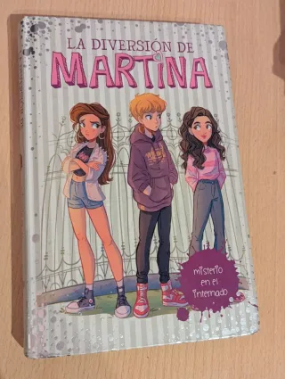 Misterio en el internado (La diversión de Marti...