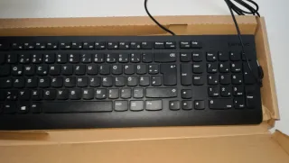 Teclado Lenovo Alemán Negro.