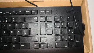 Teclado Lenovo Alemán Negro.