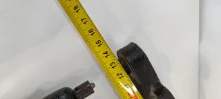 Pressa manuale in ghisa vintage. Funzionante