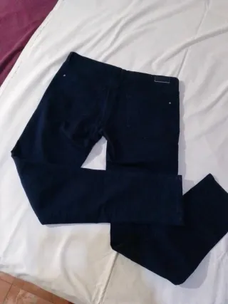 PANTALÓN VAQUERO AZUL MARINO TALLA 42