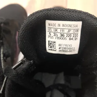 Zapatillas Adidas Galaxy 5 Negras y Moradas