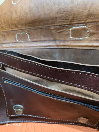 Maletín de cuero marrón