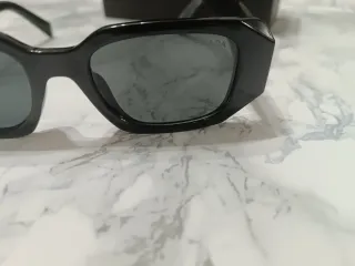 Occhiali da sole Prada neri