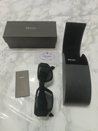 Occhiali da sole Prada neri