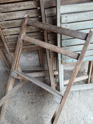 Sillas plegables antiguas de madera
