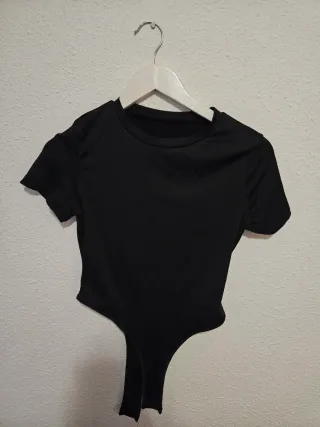 Body negro manga corta