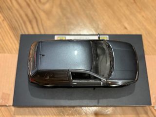 Maqueta Revell VW Golf mk4 1:18