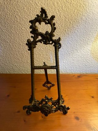 Atril decorativo de metal