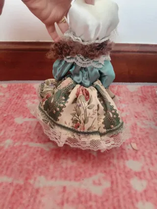 Muñeca de porcelana antigua