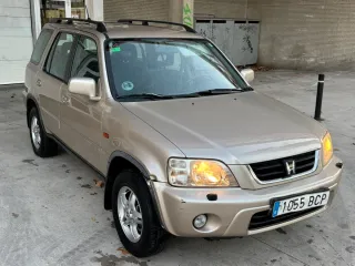 Honda CR-V 4x4 motor 2.0 147 CV, pegatina b, 4000€