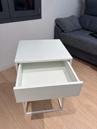 IKEA VIKHAMMER Mesita de noche blanca con cajón