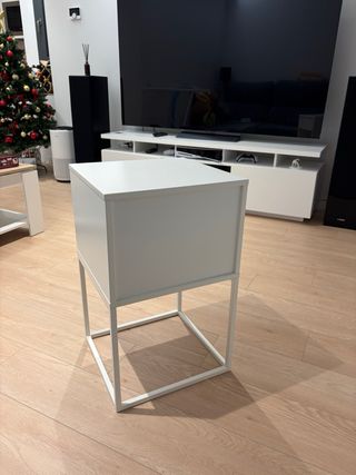 IKEA VIKHAMMER Mesita de noche blanca con cajón