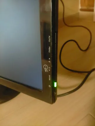 Monitor BenQ 24” LED Full HD – HDMI – Excelente